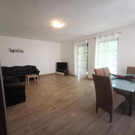 Hella Vendeghaz Hotel Eger Buitenkant foto